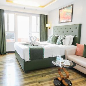 Pacific Bay Grand Suites